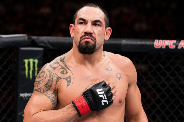 Роберт Віттакер пояснив причини переходу в напівважку вагу UFC