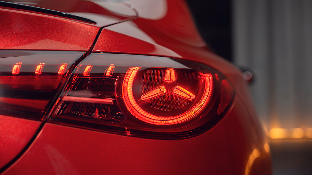 ЄС зобов’язує встановлювати екстрений сигнал гальмування у нових авто