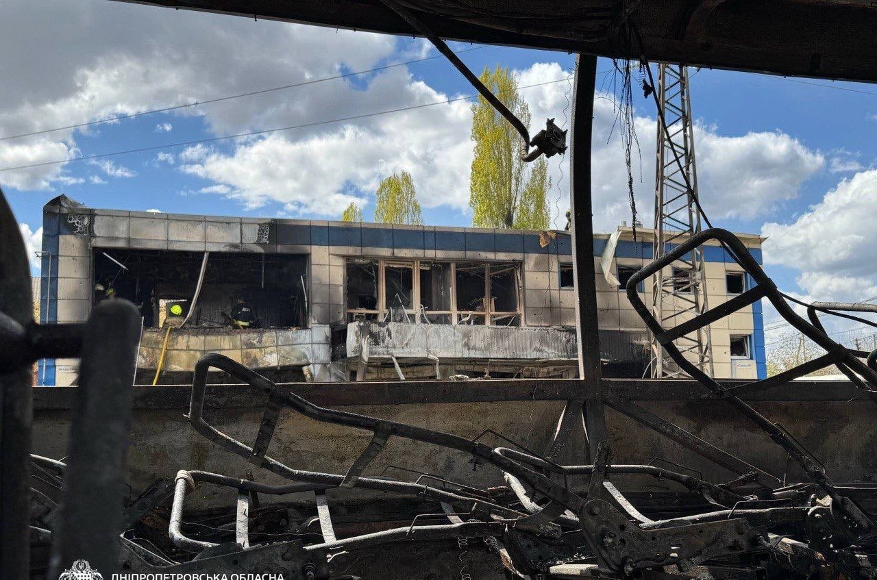 Є поранений: в ОВА уточнили наслідки денної атаки на Дніпро