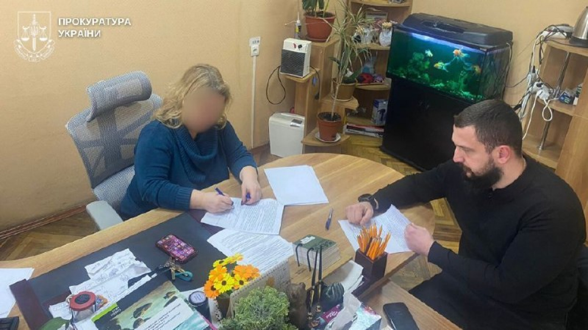 Ігнорувала сигнали про насильство: у Києві перед судом постане керівниця …
