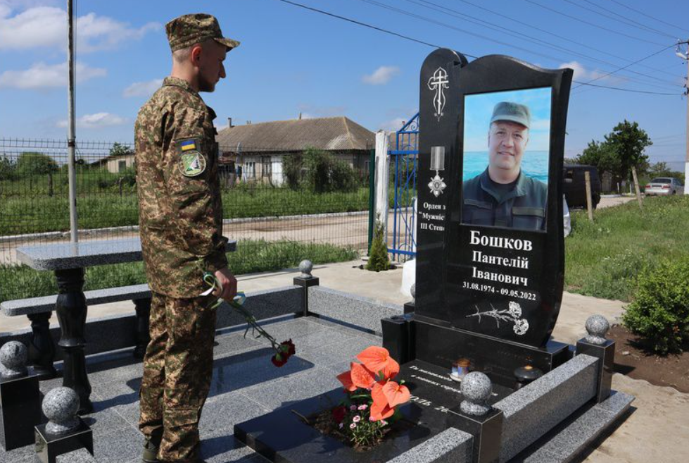 Ізмаїльські гвардійці напередодні Дня Героїв України вшанували пам’ять загиблих побратимів