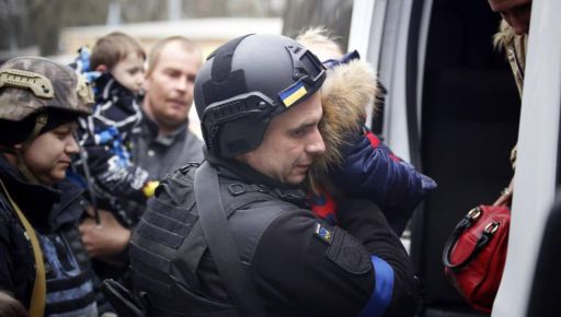 З прифронтової Харківщини евакуювали родину з трьома дітьми