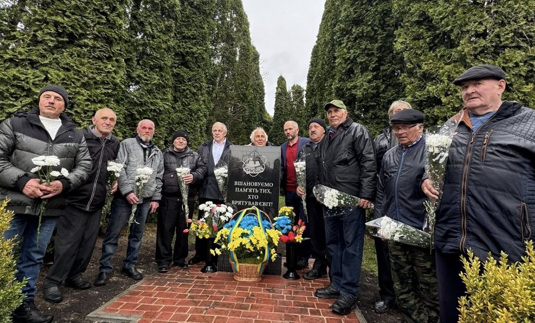 Із 60 залишився 21: у селищі на Чернігівщині відкрили пам’ятник …