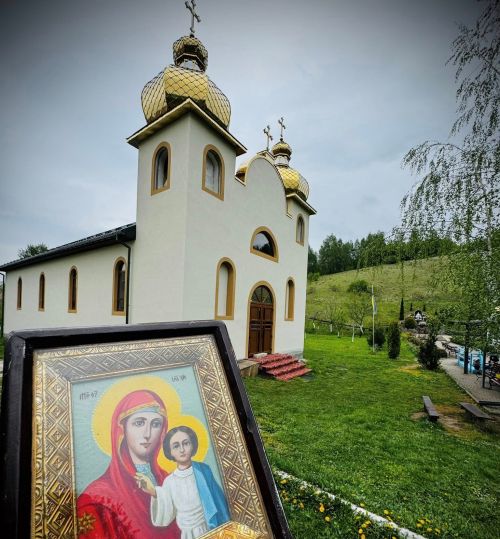 Ікона з фронту: на Тернопільщину з Костянтинівки привезли врятовану святиню …