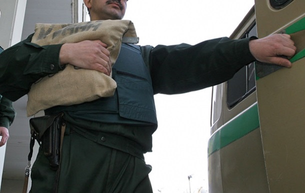 Інкасатор на Черкащині заплатить 17 тисяч, бо зберігав порнографічне зображення
