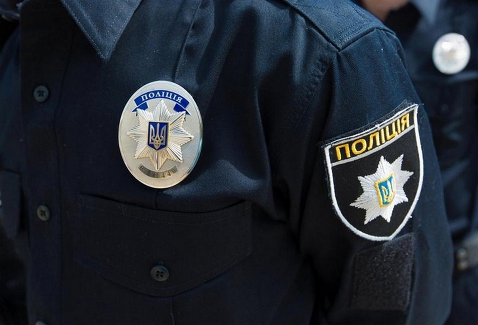 Інсульт за кермом: у Дніпрі патрульні врятували водія, який скоїв …