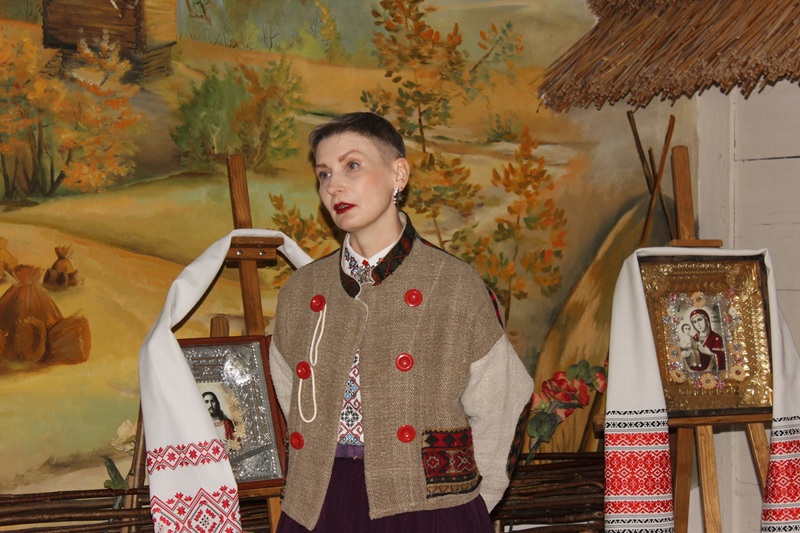 Ірина Рачковська-Баковецька презентувала у Дубенському замку феноменальну колекцію ікон у …