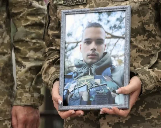 Ірпінська громада віддала шану 20-річному Захиснику Євгенію Зінченку