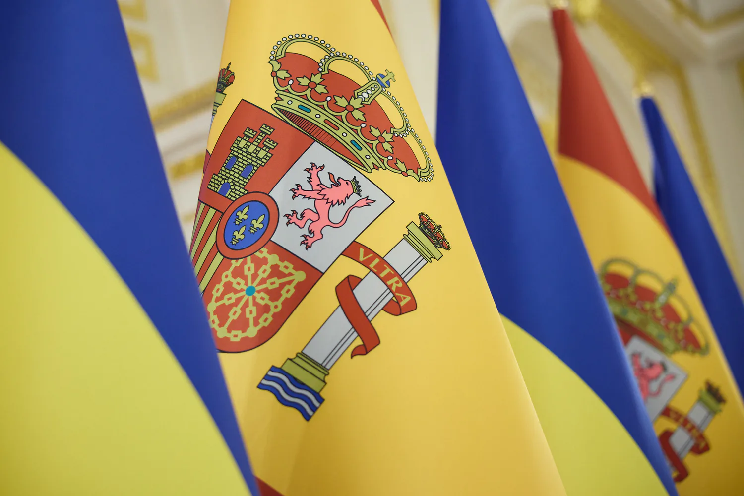 Іспанія заявила про підтримку переговорів щодо миру лише за участю …