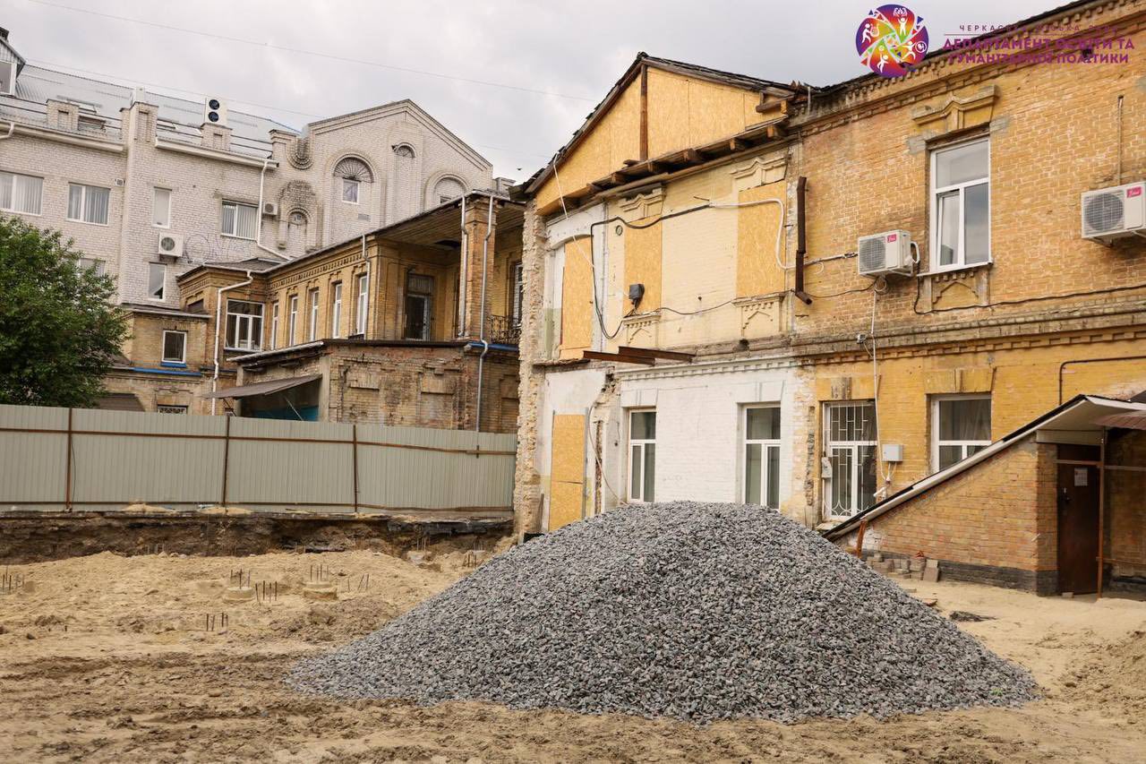 Історичну цеглу знесеного корпусу музичної школи у Черкасах зберігають на …