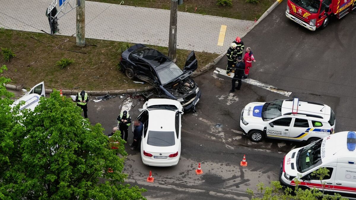 Аварія у Хмельницькому: зіштовхнулися Audi та Volkswagen