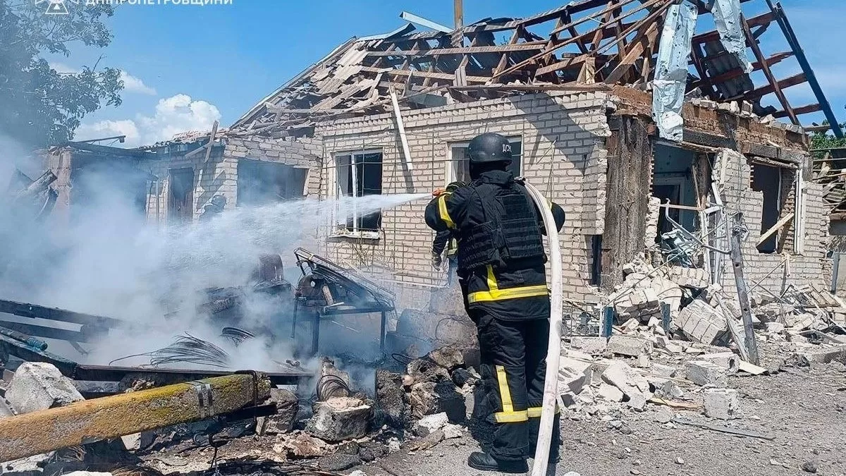 Авіабомби й дрони били по чотирьох районах Дніпропетровщини: загинула жінка