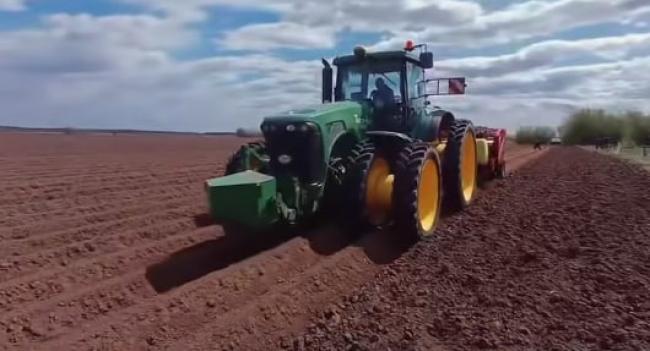 Аграрії Рівненщини вже засіяли половину ярих культур