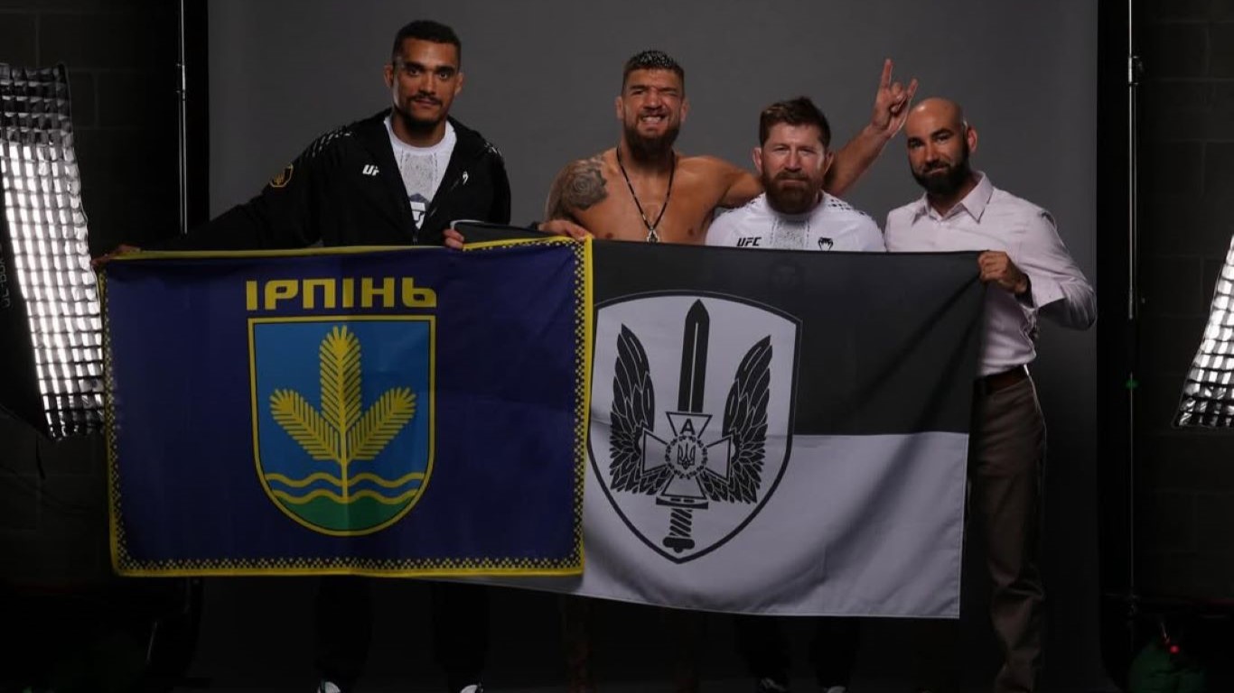 Амосов отримав величезний грошовий бонус за перемогу в UFC