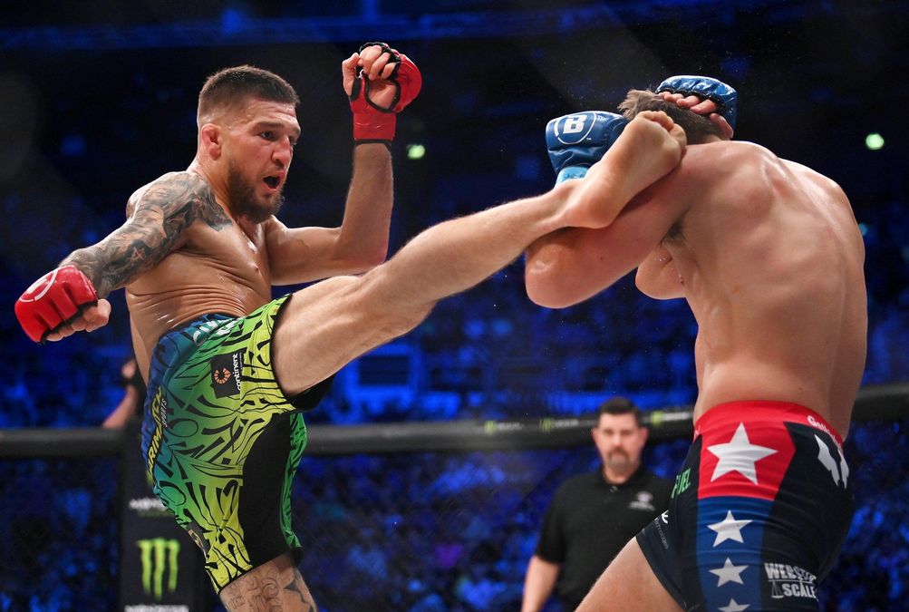 Амосов – Альварес: де дивитися бій UFC в Україні