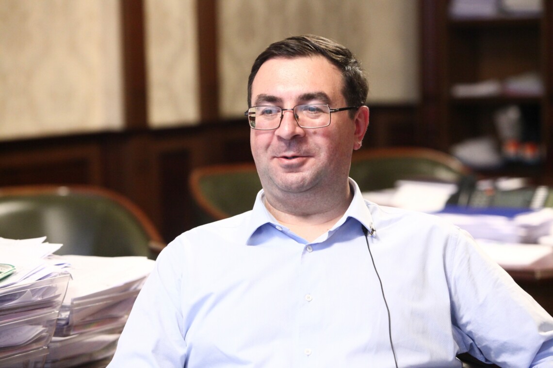 Антикорупційний суд продовжив арешт екскерівнику податкової служби