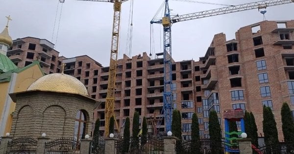 Апеляційний суд Тернополя скасував арешт церковної землі, де будують 10-поверхівку