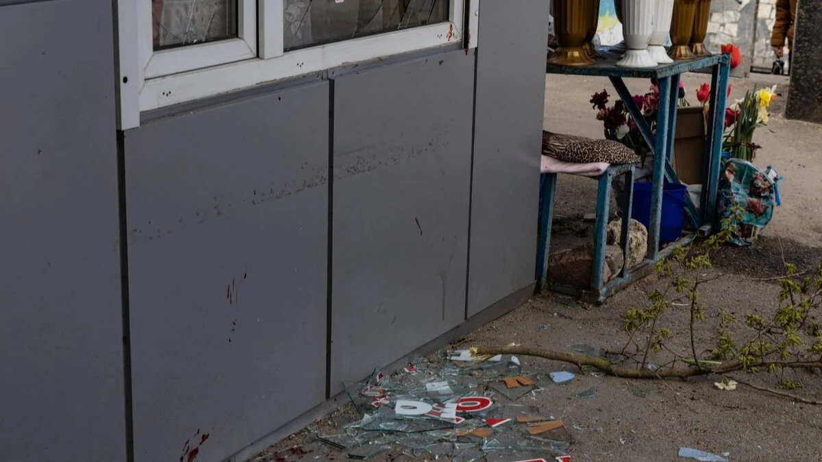 Армія РФ вдарила по середмістю Херсона. ФОТО