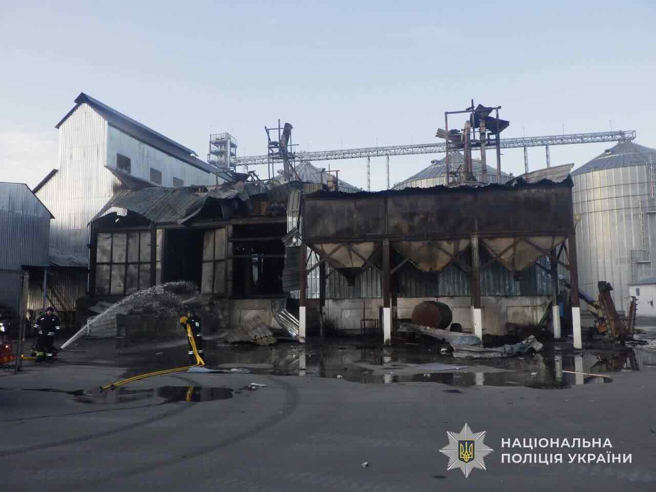 Армія РФ ударила по елеватору в Глухові