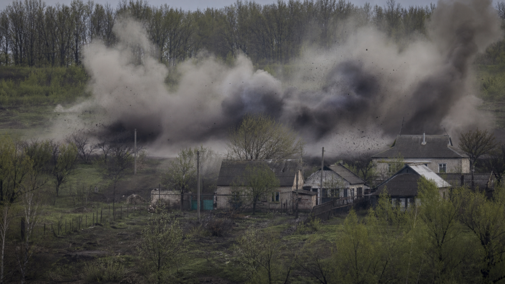 Артилерійські обстріли: росіяни атакували села на прикордонні Чернігівщини