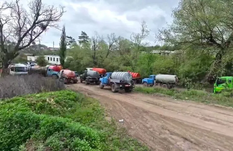 У Полтаві асенізатори страйкують через п’ятикратні рахунки водоканалу