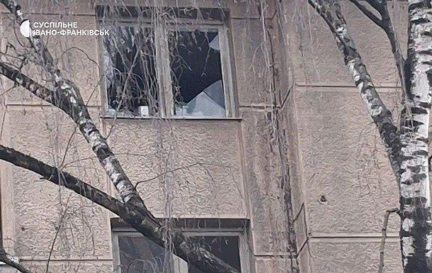 Атака РФ на Івано-Франківськ: є загиблі, пошкоджено пологовий будинок (відео)