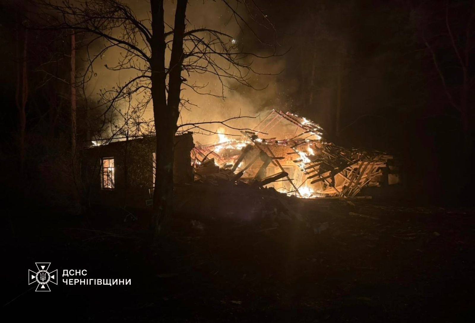 Атака на Чернігів: окупанти поцілили в адмінбудівлю