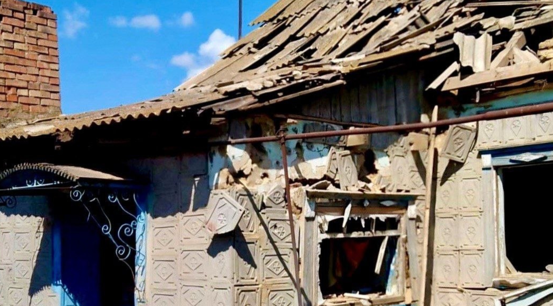 На Дніпропетровщині поранені троє людей, є руйнування та пожежі