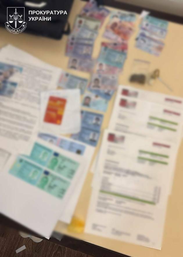 Афера з виплатами: на Київщині викрили онлайн-шахрайство