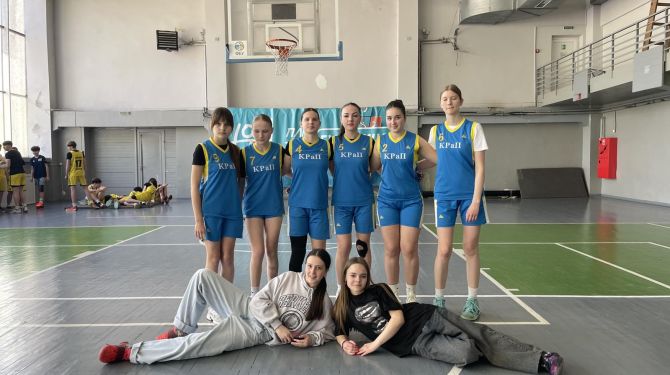 Баскетболістки Кельменецького ліцею стали чемпіонками області на змаганнях "Пліч-о-пліч"