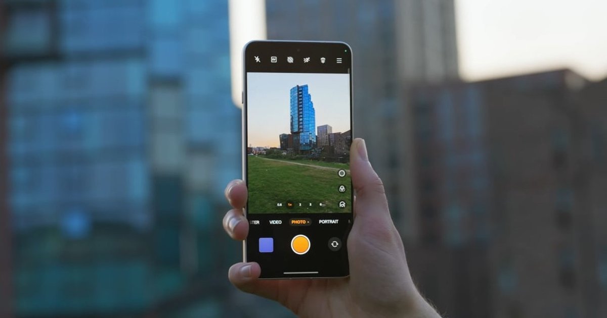 Батарея 7000 мАг, AMOLED-екран, зарядка за хвилини: перші враження від …