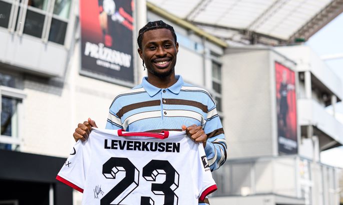 Баєр підписав новий контракт зі своїм вінгером