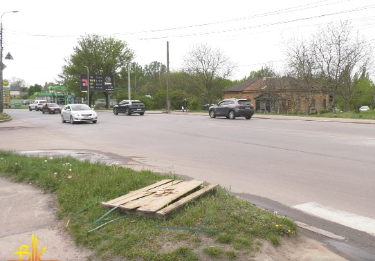 Безпека на дорогах Бердичева: у місті масово встановлюють «острівці безпеки». …