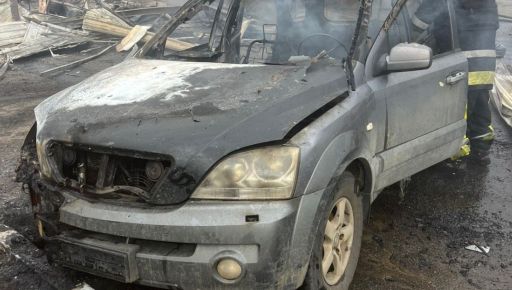 Поліція показала свіжі кадри палаючих АЗС у Харкові та Чугуєві …