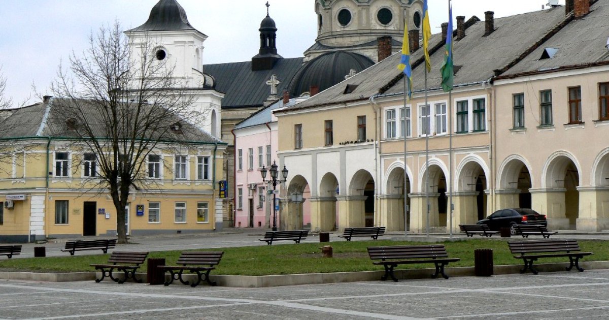 Без світла майже добу: коли у Жовкві планують повернути електрику …