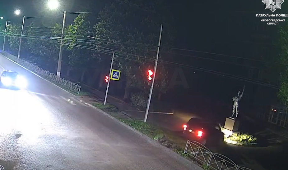 Без страховки, але з "перегаром": у Кропивницькому водій влаштував ДТП