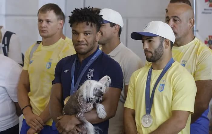 Беленюк і Насибов дебютують у ММА: олімпійські чемпіони вийдуть у …