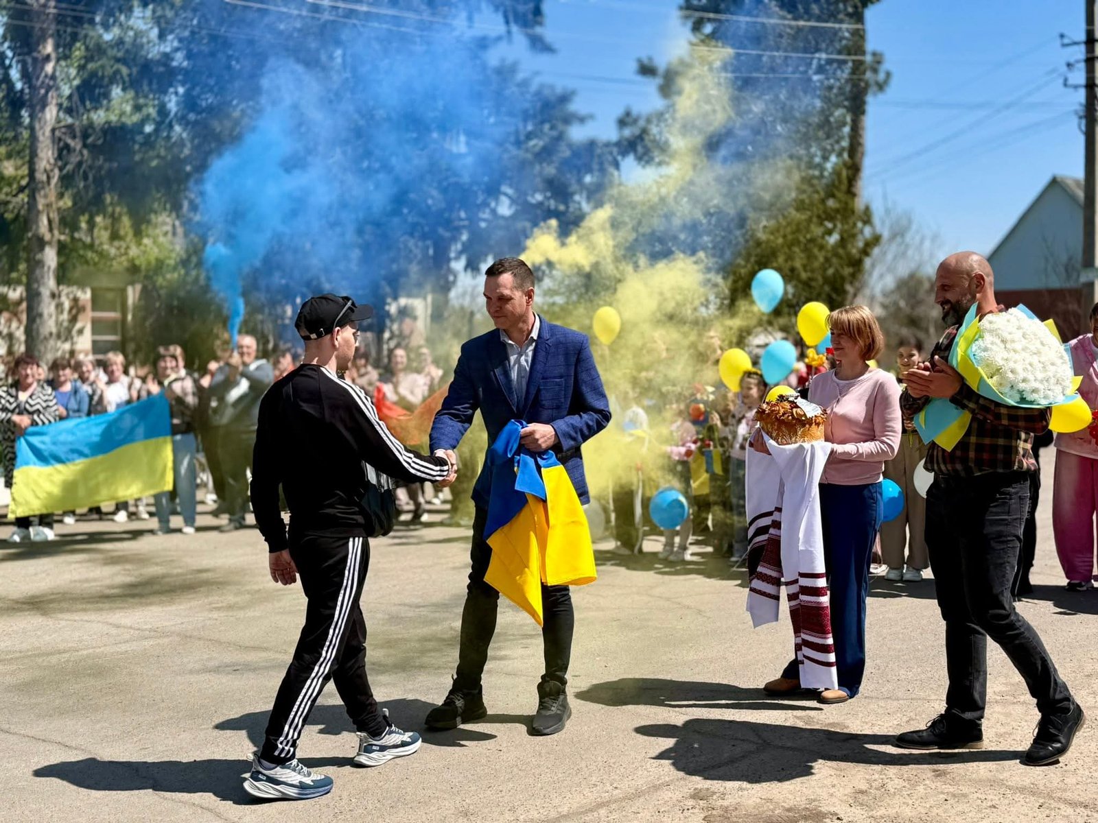 Бершадська громада зустріла звільненого з ворожого полону земляка Едуарда Арсенчука