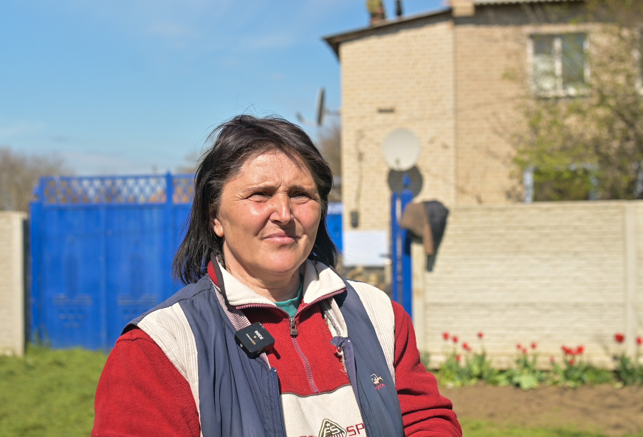 Благодійники допомогли жительці Чорнобаївської громади відновити будинок після обстрілів