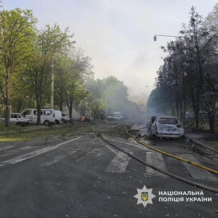 Бомбова атака на центр Краматорська: кількість поранених зросла до 12, …