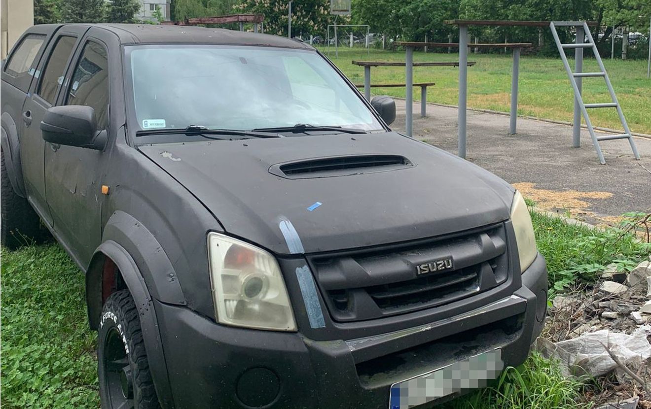 Боєць продав службове авто частини за безцінь і зник: події …