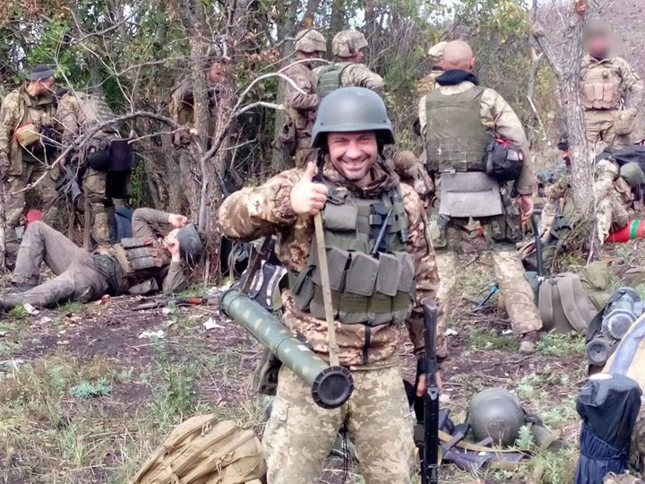 Боєць 10-ї бригади “Едельвейс” Денис Єрьомов повернувся з полону в …