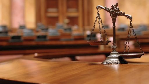 Бризнули газом та зірвали золоту прикрасу: у Харкові двоє чоловіків …