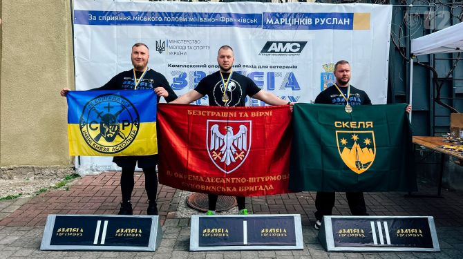 Буковинські десантники привезли медалі зі всеукраїнських змагань в Івано-Франківську