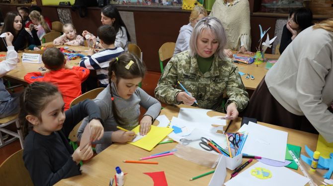 Буковинські прикордонники відвідали Центр юних техніків разом із дітьми безвісти …