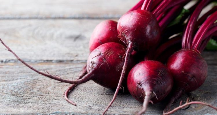 Буряк і часник названі серед продуктів, які «чистять» кров