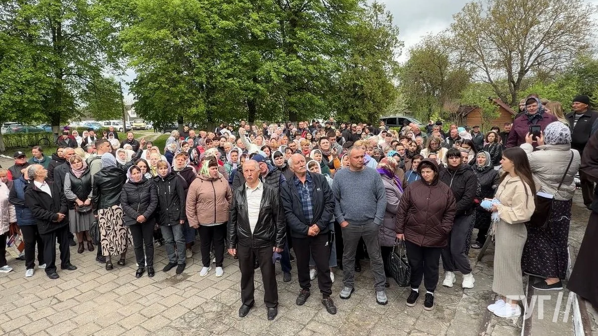 Бійка замість голосування: у селі на Волині агресивний натовп зірвав …