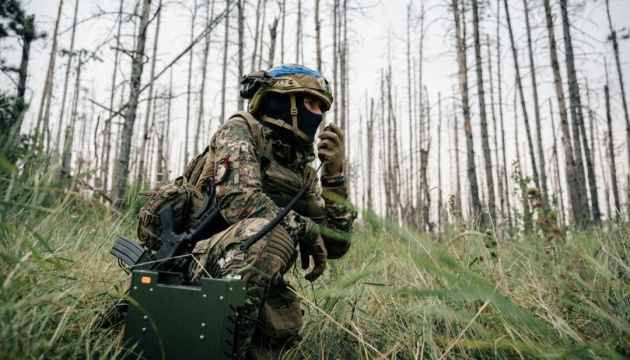 Бійці бригади «Лють» знищили триколор, який росіяни з дрона встановили …