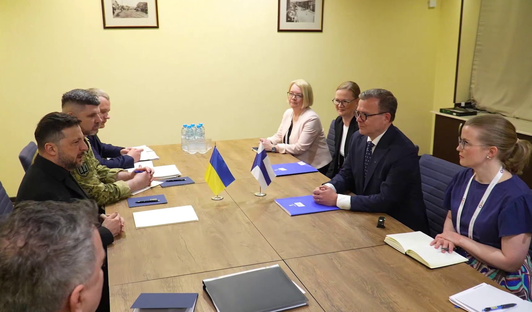 Зеленський зустрівся з Орпо: Фінляндія дає $300 млн на ППО …
