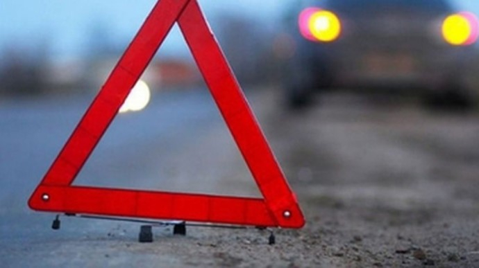 Біля Львова зіткнулися фура та легковик: травмована дитина